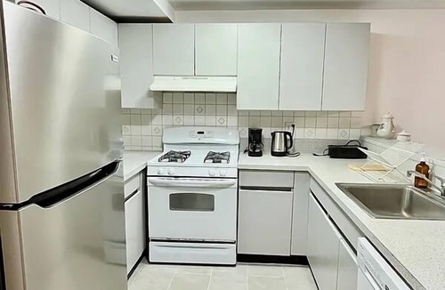 Clinton Hill Apartment | Calm, Quiet Oasis in the city! 2BR 2Bath, Private Duplex in Clinton Hill