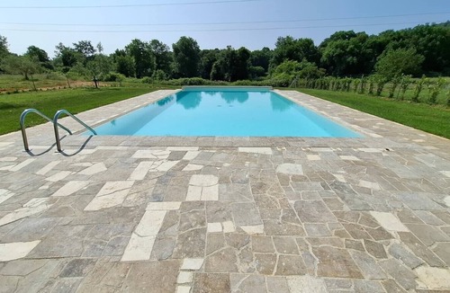 Simignano Apartment | Camera Castello – Agriturismo la Taverna di Celsa with Shared Pool