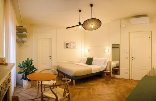 Foligno House | Camera Luxury in Centro a Foligno, a 5 Minuti da Caserma e Stazione