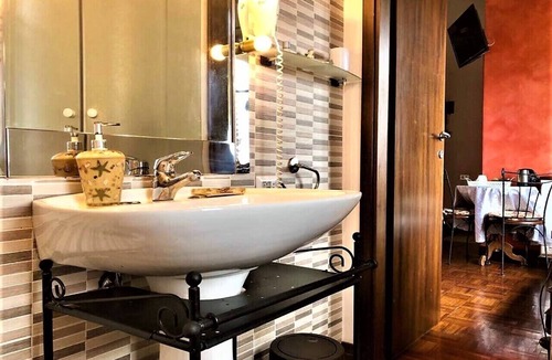 Verona City Centre House | Camera Suite Vista Colli e Bagno Privato