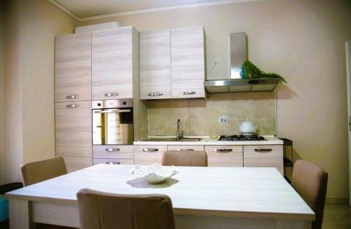 Poggiomarino Apartment | Campania Apartment Vesuvio Comfort -150m dalla stazione - 5km da Pompei