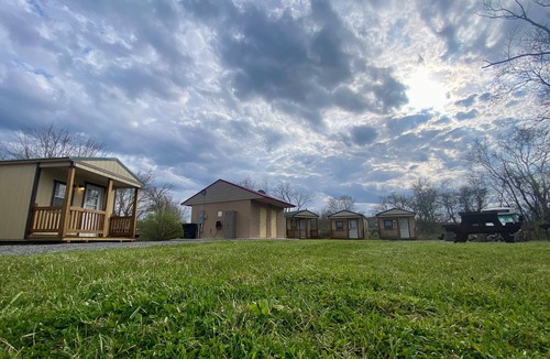 Paw Paw Cabin | Canal Cabins