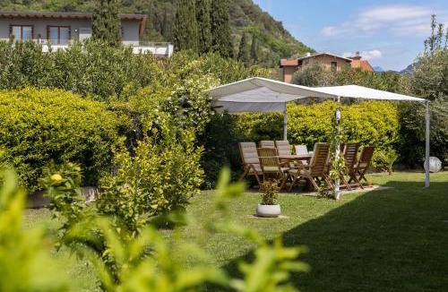 Bolognano-Vignole House | Carly's Rooms