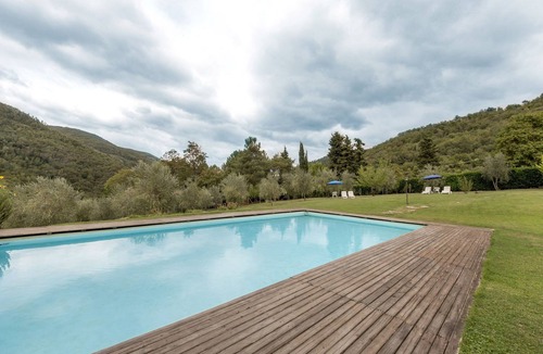 Rufina House | Casa Arco: Charming Cottage With Shared Pool And Valley Views near Florence