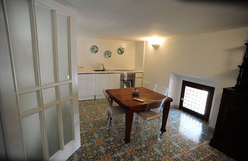 Maiori Apartment | Casa Arpa: A characteristic attic located in the center of Maiori and a few meters from the sea, with Free WI-FI.