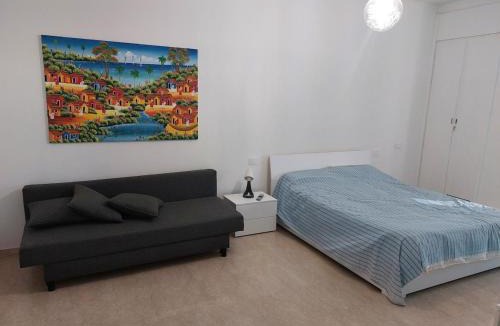 Carignano Apartment | CASA AZZURRA con PARKING AUTO