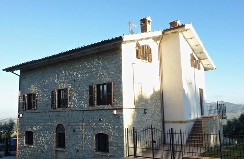 Penna San Giovanni Villa | Casa Barbina - Private villa with pool