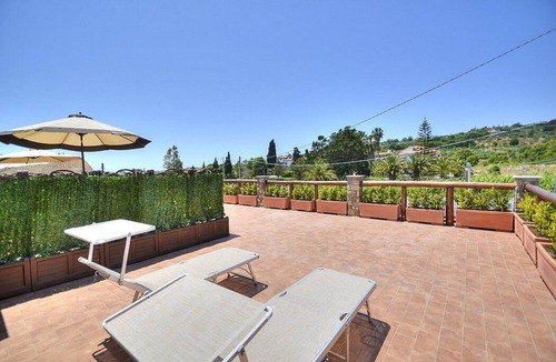 Marina di Casal Velino House | Casa Biancolilla D: A welcoming apartment situated at a short distance from the beach, with Free WI-FI.