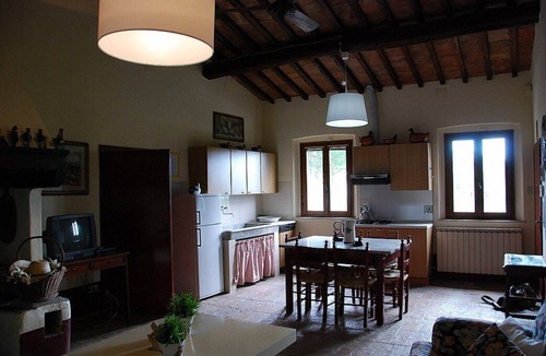 Castelfiorentino House | Casa Cassiodoro A: A characteristic age-old farm house surrounded by vineyards and olive groves, with Free WI-FI.