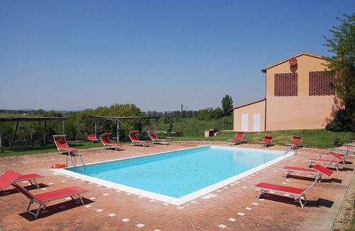 Castelfiorentino House | Casa Cassiodoro A: A characteristic age-old farm house surrounded by vineyards and olive groves, with Free WI-FI.