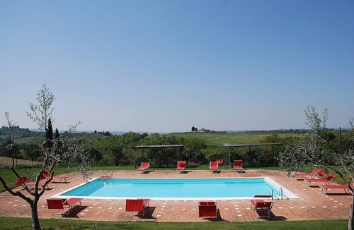 Castelfiorentino House | Casa Cassiodoro G: A welcoming apartment surrounded by the greenery, with Free WI-FI.