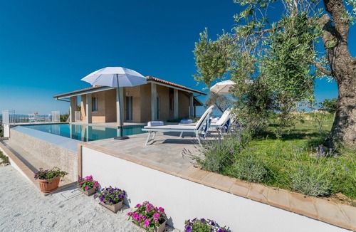 Montelupone Villa | Casa Di Eolo 8+2, Emma Villas