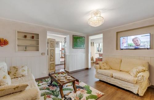 Montemarcello Apartment | Casa Fra Gli Ulivi Apartments with Shared Pool
