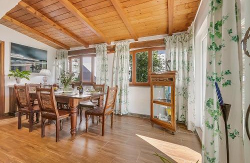 Montemarcello Apartment | Casa Fra Gli Ulivi Apartments with Shared Pool