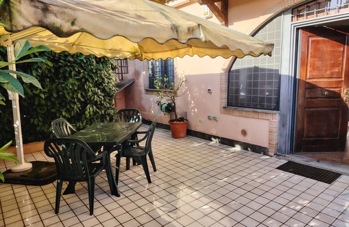 Prenestino-Labicano House | Casa indipendente con camera da letto e soggiorno terrazzo e giardino mattonaton