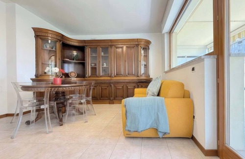 Dergano Apartment | Casa Livigno, large terrace next to M3