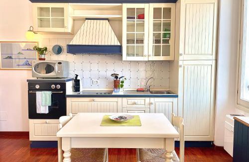 Zona Lancetti Apartment | Casa Marilyn - Spazioso Monolocale 50mq
