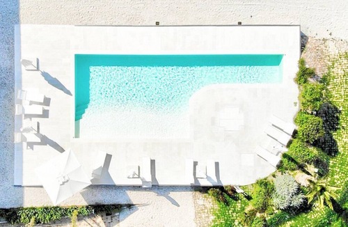 Monsano House | Casa Mortella A: A graceful apartment that is part of an ancient manor house, with Free WI-FI.
