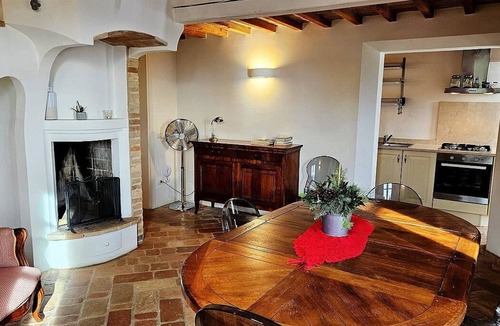 Monsano House | Casa Mortella E: A graceful two-story apartment that is part of an ancient manor house, with Free WI-FI.
