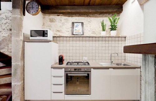 Precetto House | Casa Nerina: A characteristic and welcoming independent house made of stone, with Free WI-FI.
