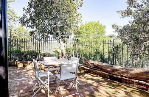 Precetto House | Casa Nerina: A characteristic and welcoming independent house made of stone, with Free WI-FI.