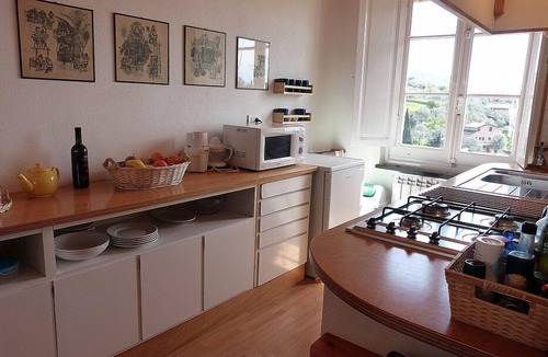 Chiavari House | Casa Oleandro C: An elegant and welcoming apartment surrounded by the greenery, with Free WI-FI.