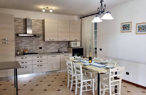 Mologno Villa | Casa Patrizia, Private Pool, Walk to restaurants, Barga!