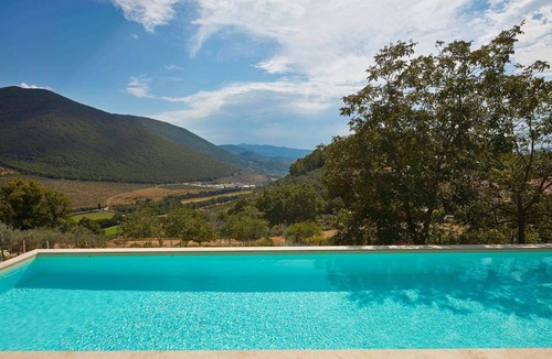 Bovara Villa | Casa Pietrina - Three Bedroom Villa, Sleeps 8