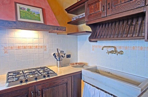 Pieve Fosciana House | Casa Robia B: A characteristic and welcoming apartment that is part of a villa, surrounded by Garfagnana Valley, with Free WI-FI.