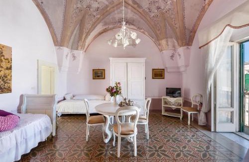 Sava Apartment | Casa Romantica by BarbarHouse