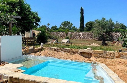 Galatone House | Casa Romina: A characteristic and welcoming independent house in the characteristic style of the Apulian countryside, with Free WI-FI.