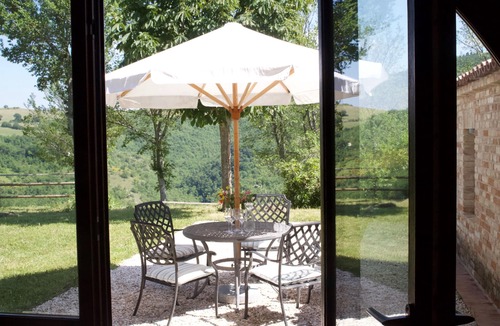 Arcevia Apartment | Casa San Martino - quiet Rustico with pool (4 + 3 persons) and large garden