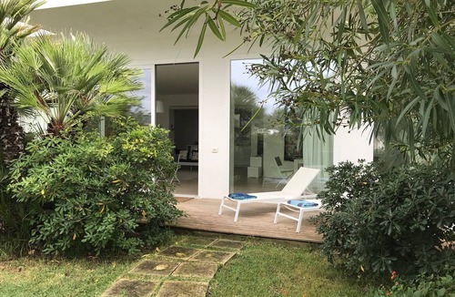 Fontane Bianche Villa | Casa sugli Scogli overlooking the bay at Fontane Bianche