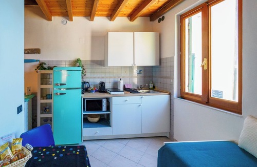 Vernazza Apartment | Casa Teresa with AC and Sea View Balcony