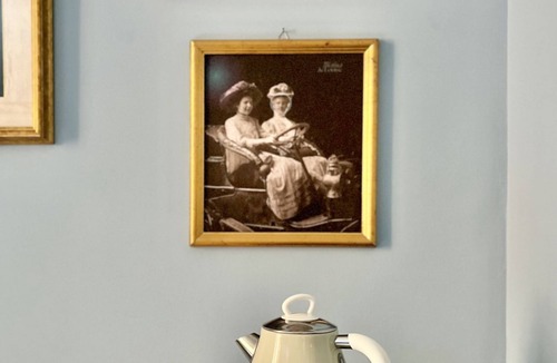 Flaminio Apartment | Casa Tudor, Charmy British Eccentric Flat
