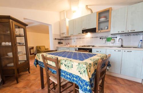 Monte Benichi House | Casa Vacanze Villa Giusterna