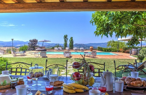 Loreto Villa | Casal Del Salice 10, Emma Villas