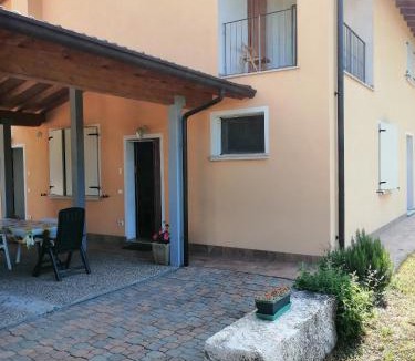 Villanuova sul Clisi Apartment | Cascina Legnago bilocale a 6 chilometri da Salò