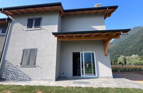 Dubino House | Case vacanza Colombaio con idromassaggio a 10 min dal lago di Como