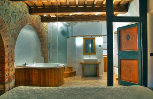 Monteluiano Hotel | Castello Di Petroia Dimora d'Epoca