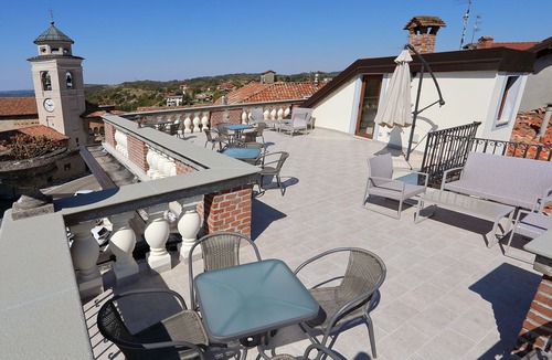 Casaleggio Boiro House | Castle Suite