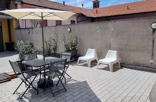 Oltrestazione Apartment | Cedar Court - Urban design and cozy quite apartment