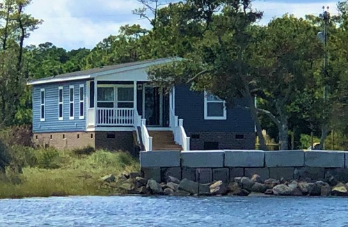 Cedar Island House | Cedar Island Bay ~ Great Sunrises & Water Views ~ Quiet Setting ~ ADULTS ONLY!