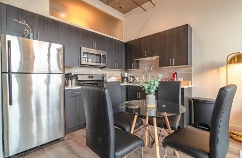 Near South Side Apartment | Central 2BR South Loop Location with Optional Parking & Gym Access Near McCormick Place, Shedd Aquarium & Navy Pier