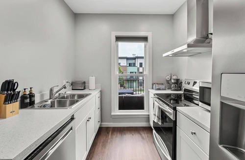 West Central Apartment | Central Fort Wayne Apartment | Triplex Residence