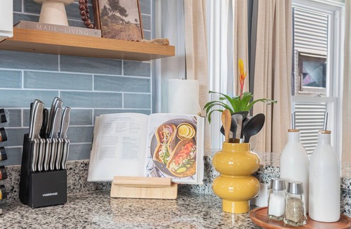 Milwaukee House | Central location, newly remodeled, Backyard, Firepit, Hot Tub, A/C, Pet-Friendly