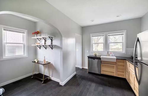Meridian-Kessler House | Central SoBro Staycation, walk to Food, Brews, & Do's
