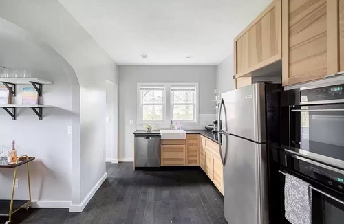 Meridian-Kessler House | Central SoBro Staycation, walk to Food, Brews, & Do's
