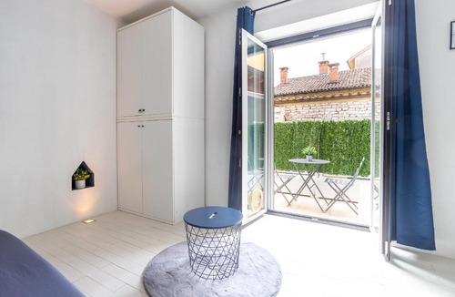 Pavia Apartment | CENTRO STORICO Wi-Fi, Netflix e Terrazzo