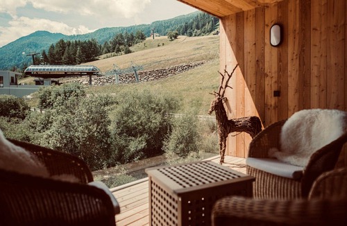 St. Valentin auf der Haide Ski Chalet | Chalet 'Chalet Ortles' with Lake View, Private Terrace and Wi-Fi